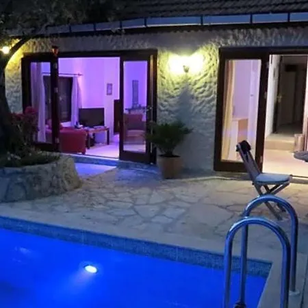 Marmaris Sleeps 6 Pool Air Con Wifi 빌라 *