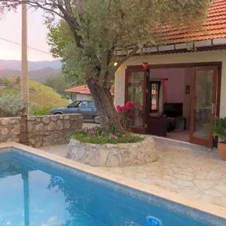 Marmaris Sleeps 6 Pool Air Con Wifi * 히사뢰뉘